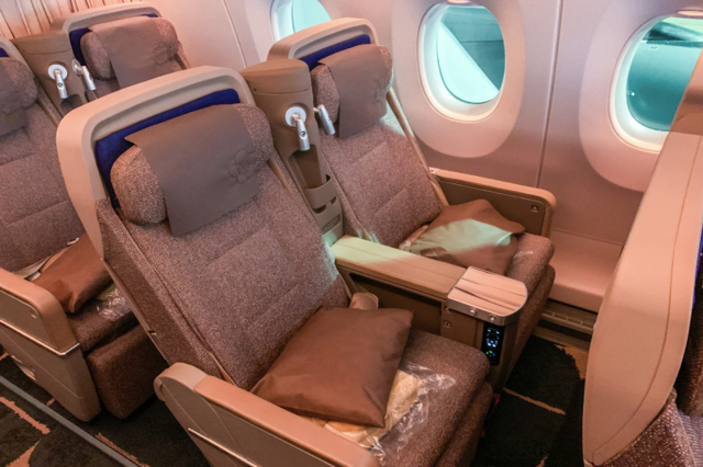Hạng Phổ Thông Cao Cấp của China Airlines có không gian ngồi thoải mái