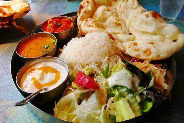 Thali là món ăn đặc trưng của Ấn Độ mà bạn nên chọn thưởng thức