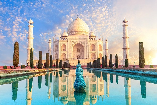 Đền Taj Mahal là một trong những công trình nổi bật ở Ấn Độ