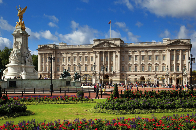 Điện Buckingham là một trong những công trình lịch sử nổi tiếng nhất đất nước